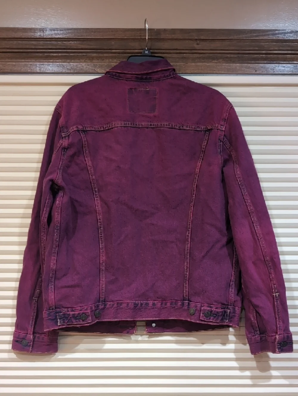 Levi's Men's Wine/Purple Denim Jacket - Casual Button-Up Trucker Style Large - Picture 3 of 5